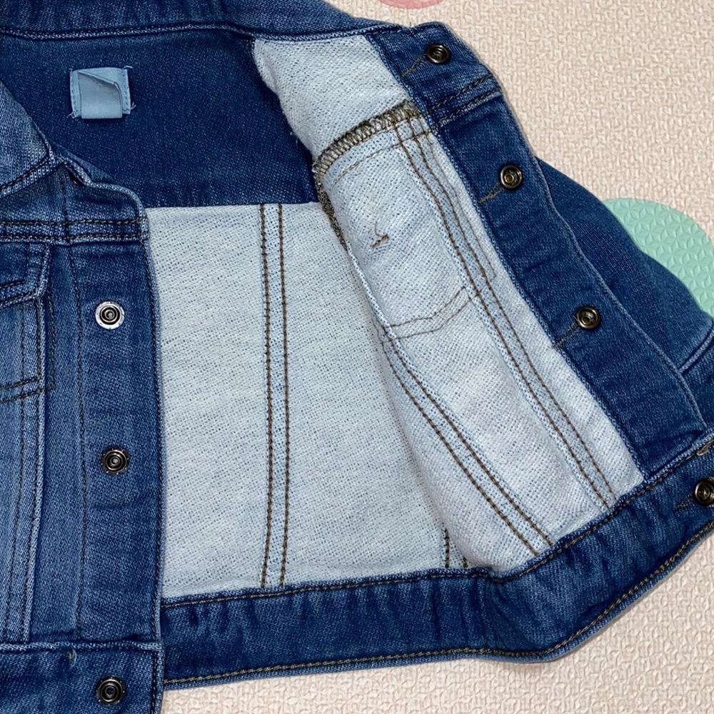Baby Gap jean jacket size 3-6 Months - Picture 4 of 4